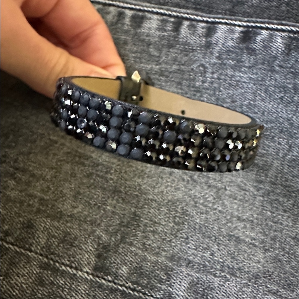 Swarovski beaded leather bracelet black